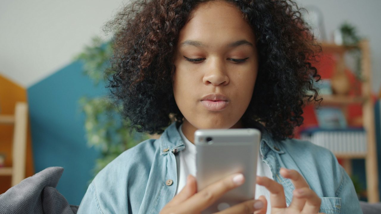 Gagner de l'argent avec son smartphone : méthodes fiables et erreurs à éviter
